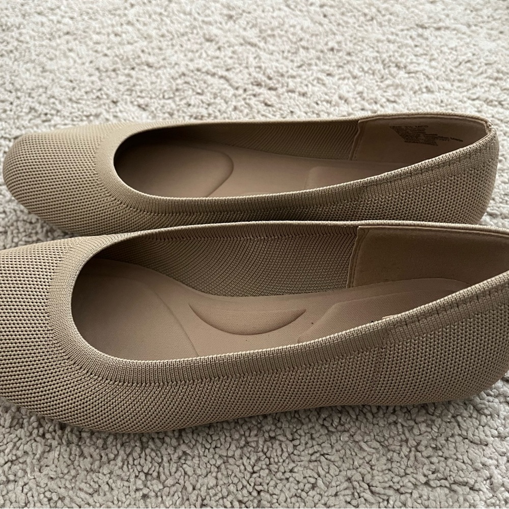 Croft & Barrow Tan Flats Minimalist Design